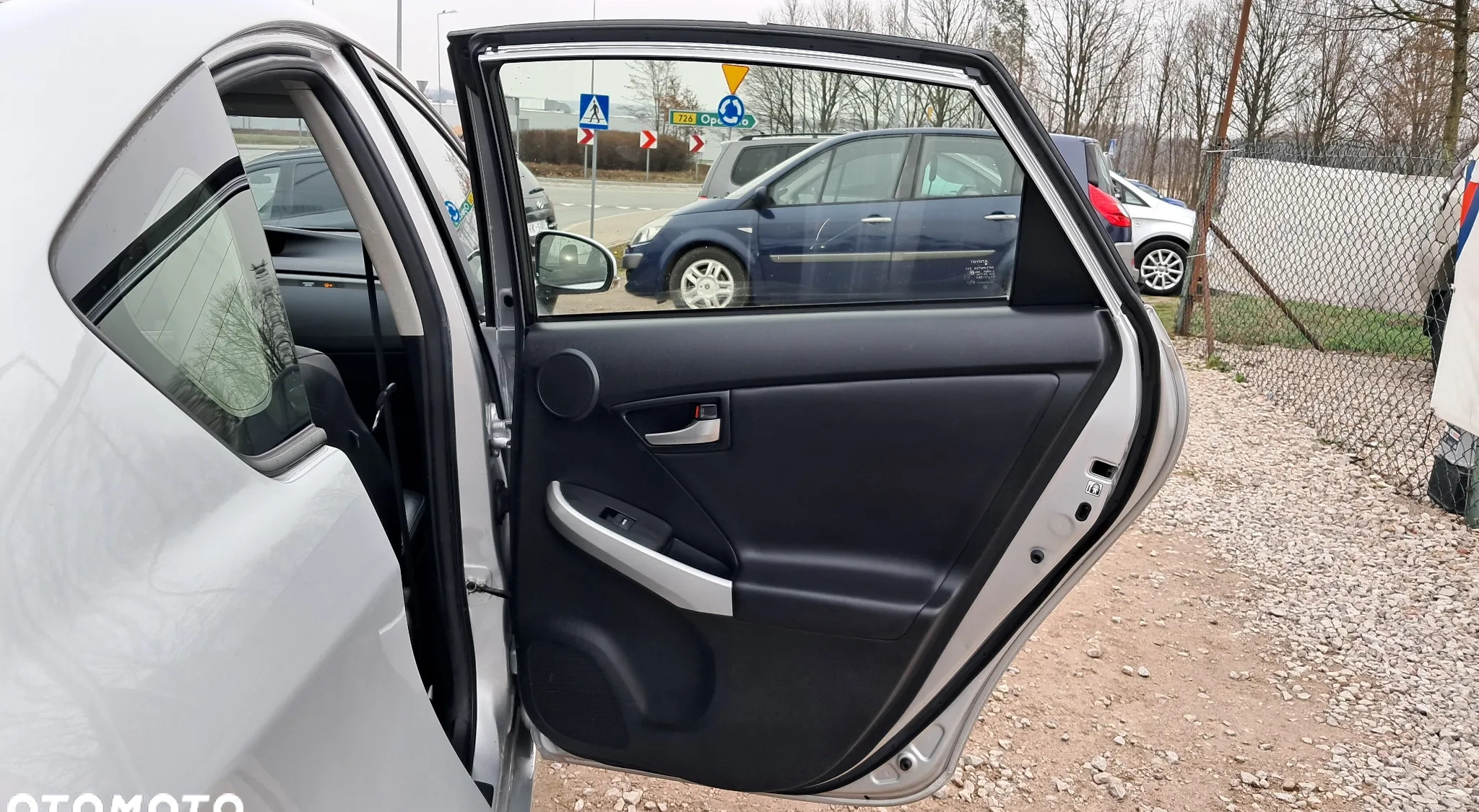 Toyota Prius cena 56900 przebieg: 290000, rok produkcji 2013 z Kock małe 106